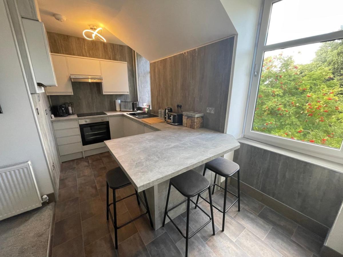 Crown Aros Beag, Ultra City Central 2 Bedroom Apartment With Free Parking Onsite Inverness Exteriör bild