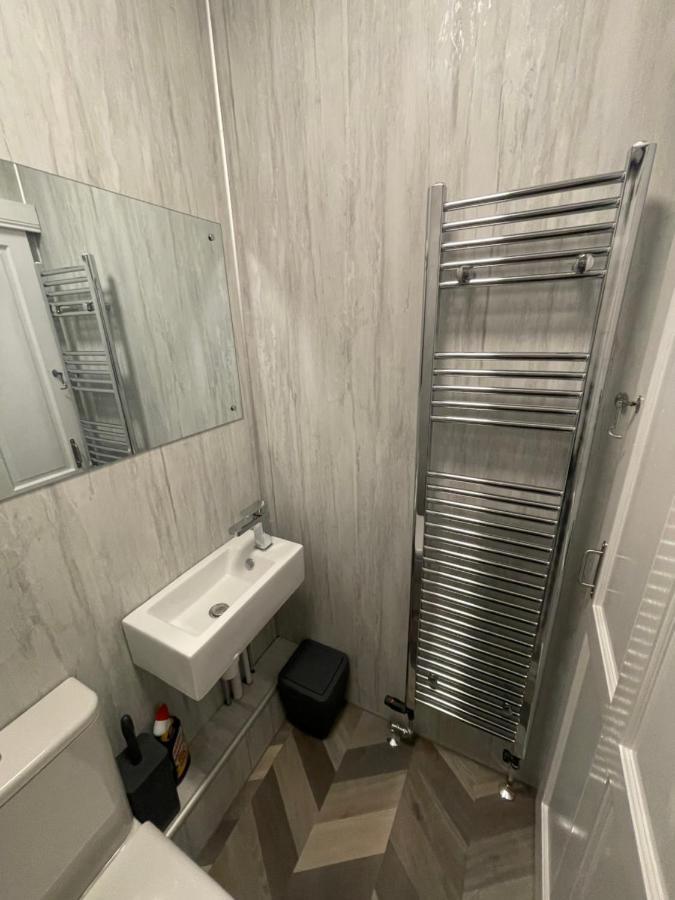 Crown Aros Beag, Ultra City Central 2 Bedroom Apartment With Free Parking Onsite Inverness Exteriör bild