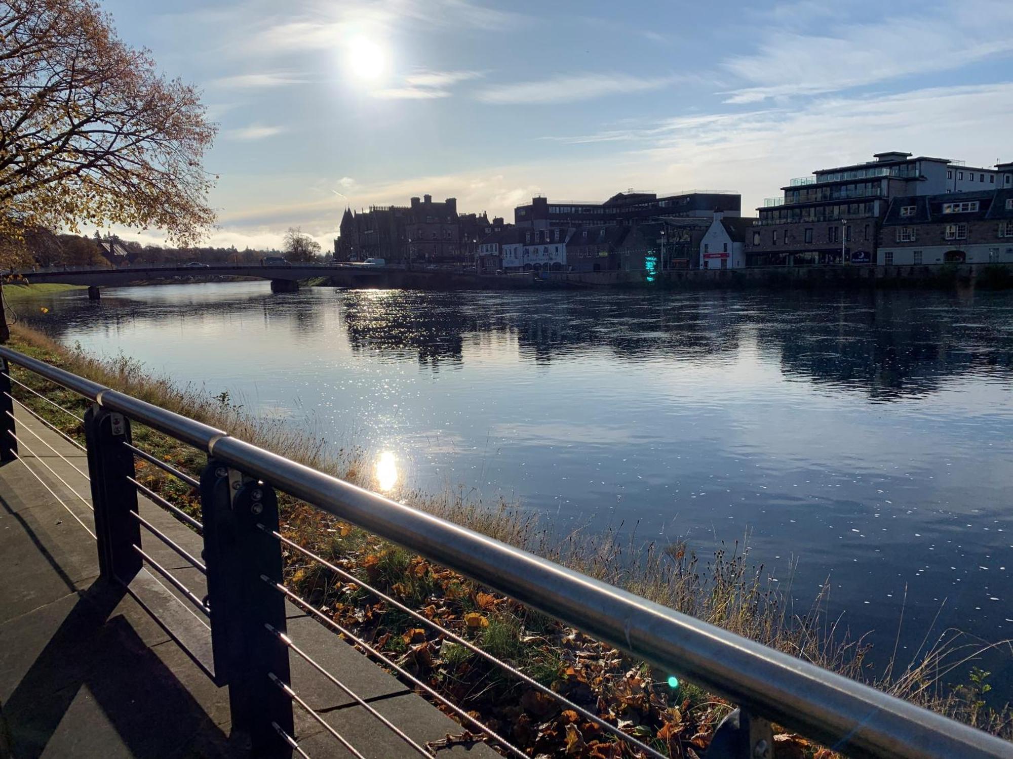 Crown Aros Beag, Ultra City Central 2 Bedroom Apartment With Free Parking Onsite Inverness Exteriör bild